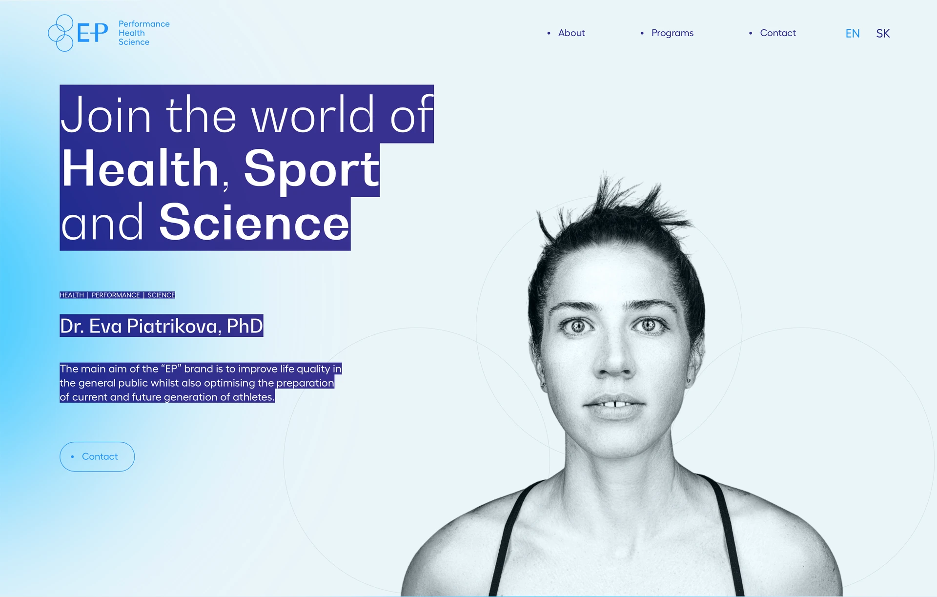 Hero sekcia webu Evy Piatrikovej s nadpisom Health, Sport and Science a prepínačom EN/SK